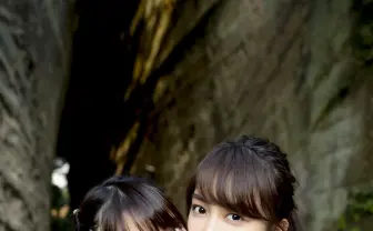 【写真】“顔面最強コンビ“ことモデルの黒木ひかり／十味、写真誌の表紙を飾る