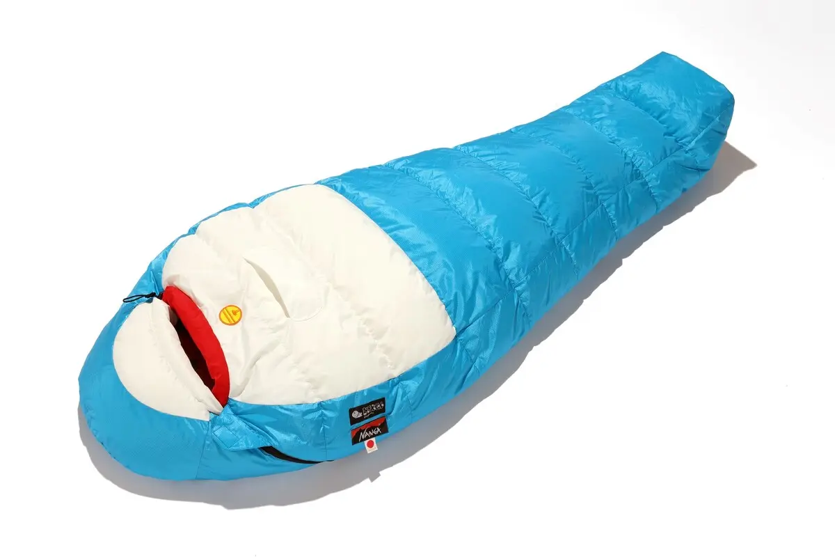 ドラえもん×NANGAコラボ寝袋発売　頭からつま先までふかふかダウンに包まれる