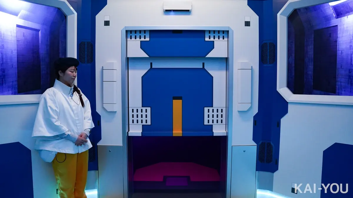 出迎えてくれるパビリオンのスタッフ