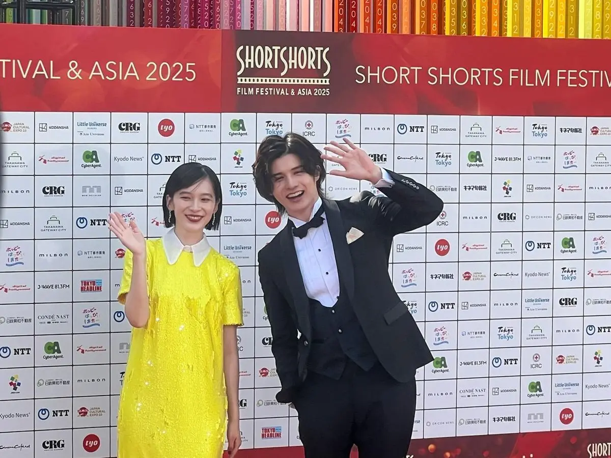 スタンミ、自主制作ドラマを引っ提げ映画祭のレッドカーペットを闊歩