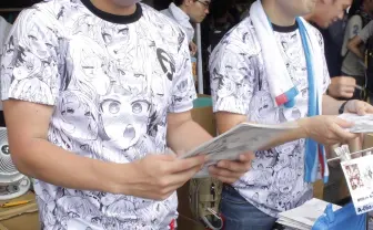 コミケで話題をさらった“アヘ顔Tシャツ“作者を直撃「普段使いしてほしい」