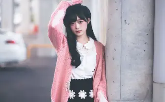 【写真】“みんなの後輩”こと「クロエ」さんって何者? 萌え袖カーディガンは反則