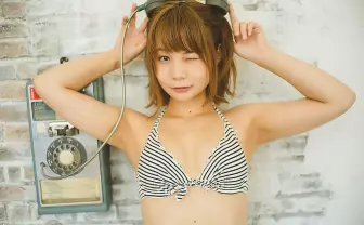 【グラビア】コンプレックスは最大の武器だ──“ちっぱいアイドル“真奈の挑戦