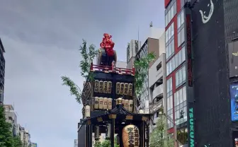 神田祭に現れた“謎の山車”の正体は? 伝統と先端技術が融合した「ツナグルマ」