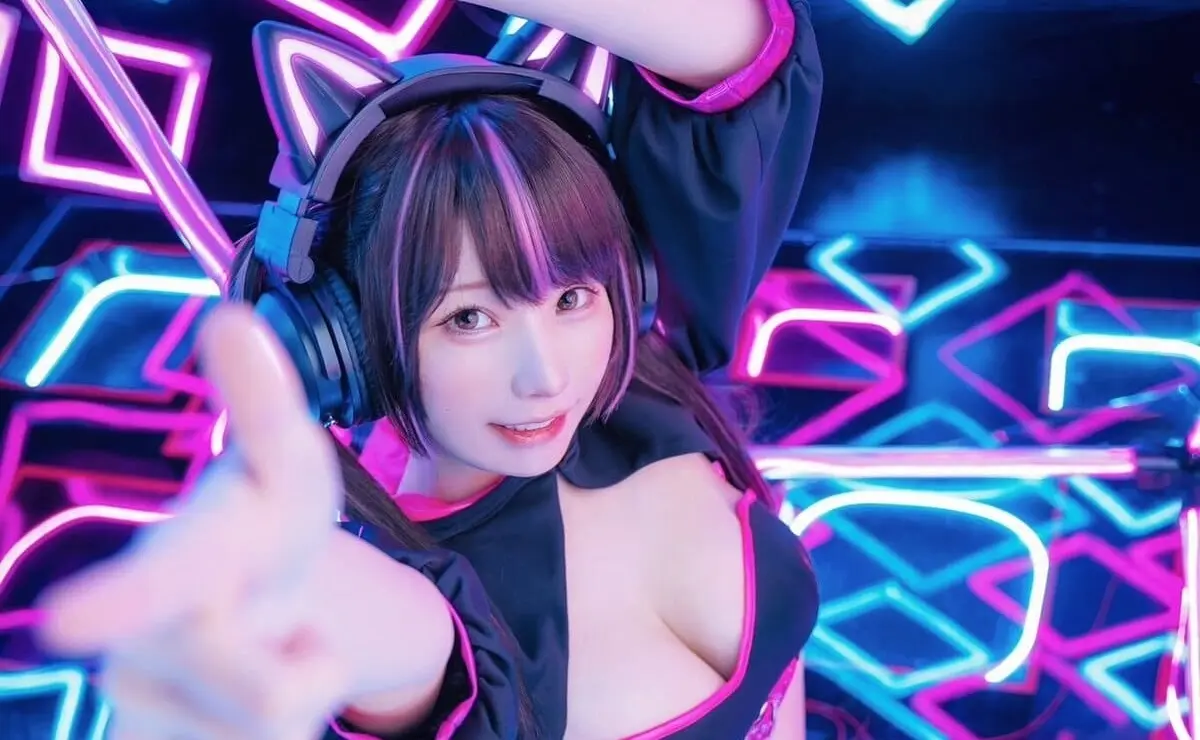 コスプレイヤーえなこ、FPSゲーム『オーバーウォッチ2』の大会を主催