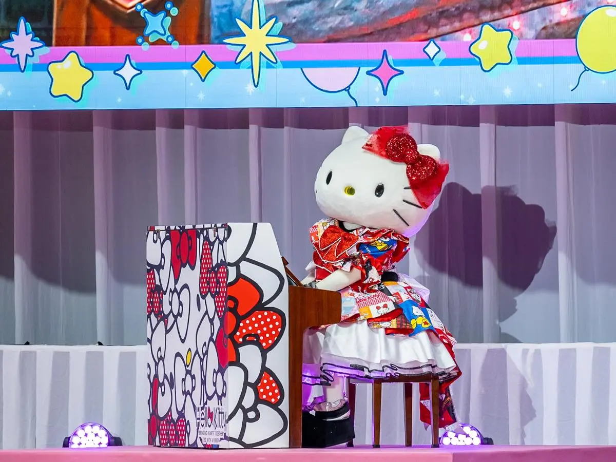 ハローキティ_ステージピアノ演奏