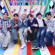 「ワロタ！」でコントに挑戦するSixTONES／画像は<a href="https://sp.storm-labels.co.jp/warota/" target="_blank">番組公式サイト</a>より