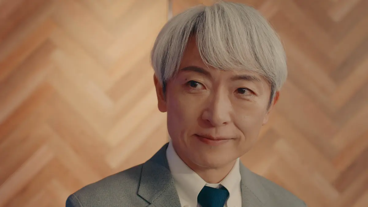 登坂淳一さん演じる「マルクト情報テレビ」司会者の国崎将吾