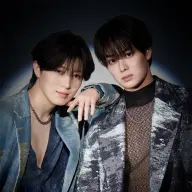 ホリプロへの所属を発表した西山智樹さん（左）と前田大輔さん（右）