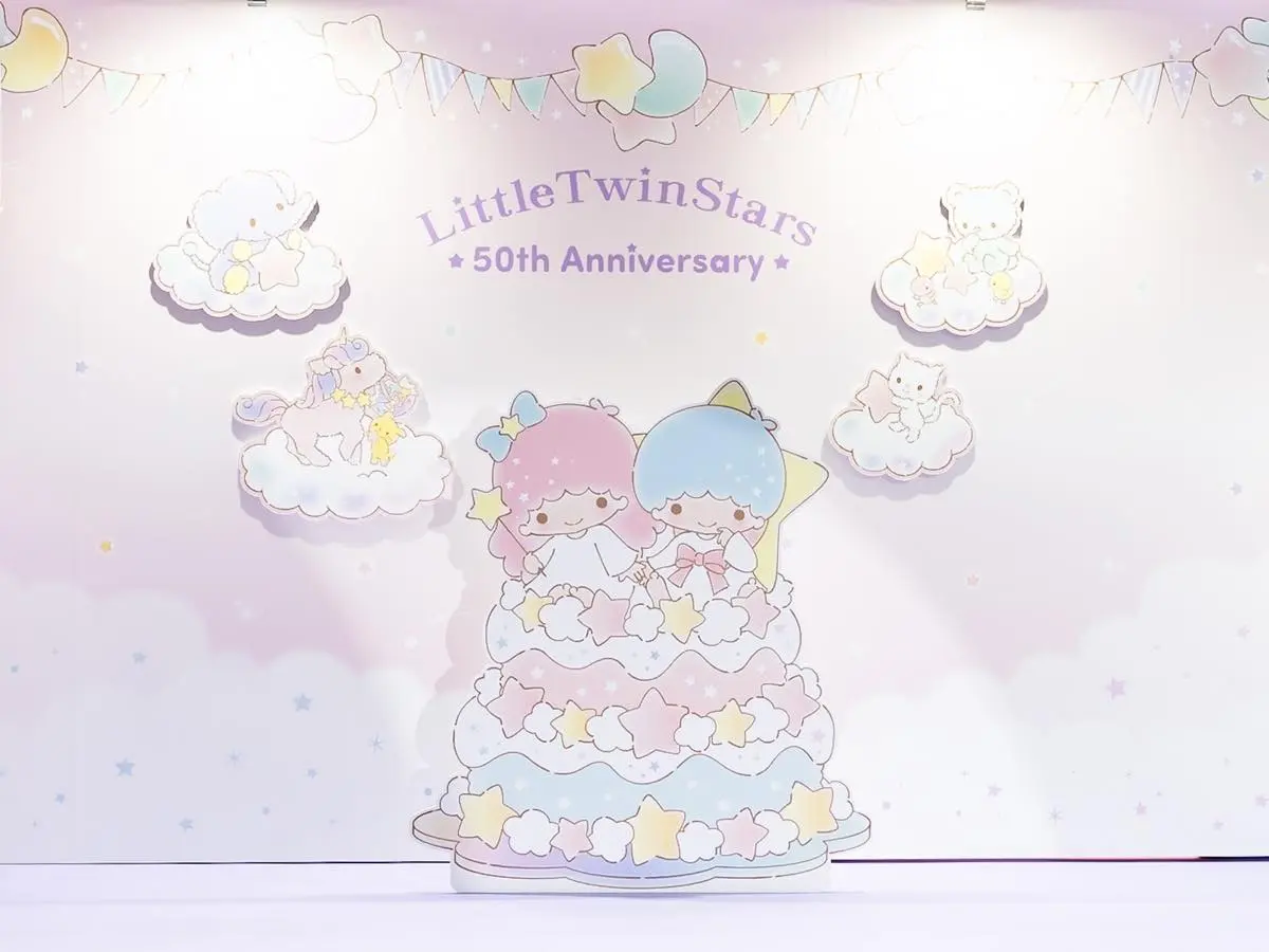 キキとララ_願いの木フォトスポット