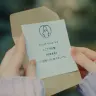 謎の位置情報と文章が書かれた手紙／画像はショートドラマ場面写真より