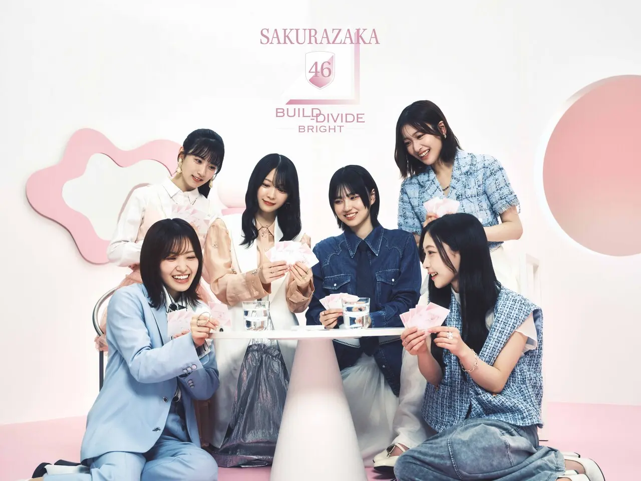 櫻坂46がトレーディングカードゲーム化　ライブ写真やメンバー自撮りがカードに