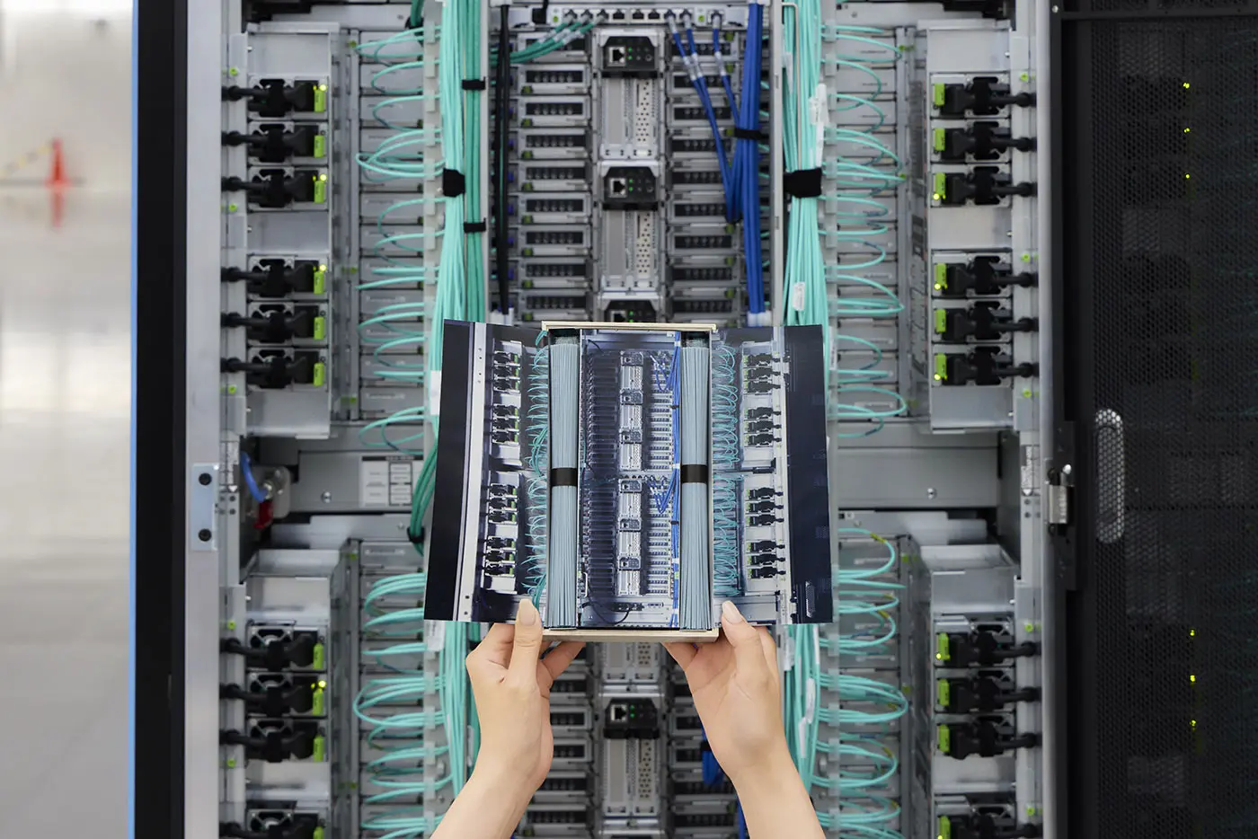 スーパーコンピュータ「富岳」の中に青いそうめん！ 理研×フェリシモコラボがすごい