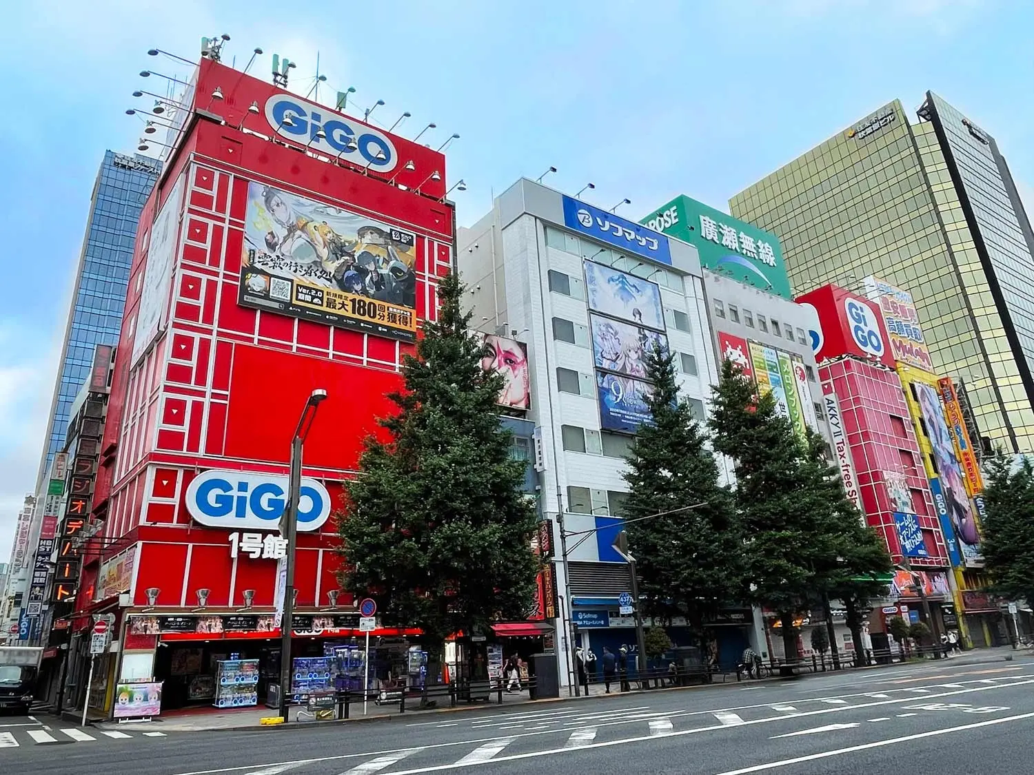 「GiGO秋葉原1号館」8月末で閉館　33年の歴史、赤いビルでお馴染みのゲーセン