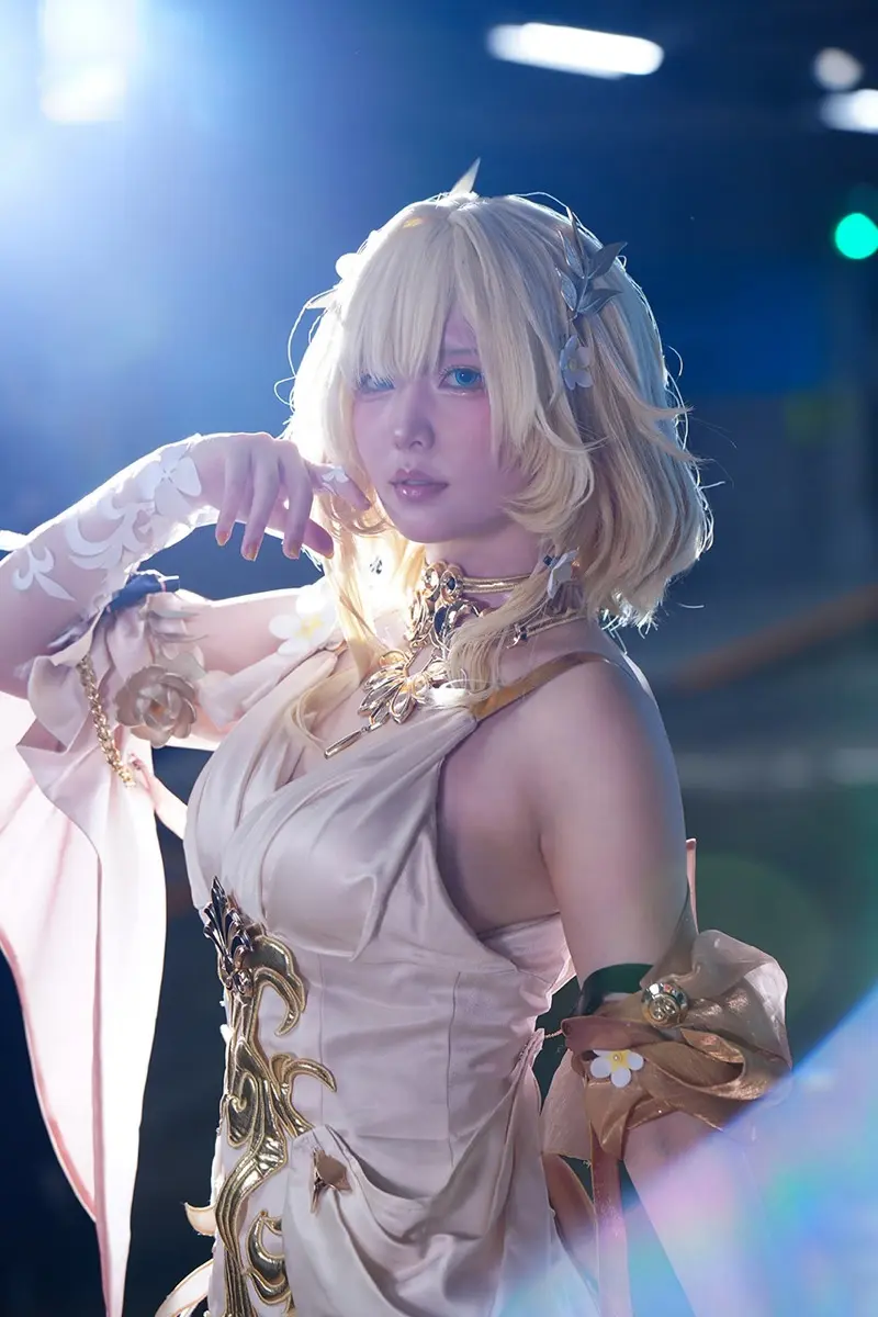 オールナイトでコスプレ撮影！ イベント「Ultra acosta!2025」に2万人が熱狂