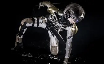 『メタルギア』雷電の可動式コスプレが大反響! コスプレイヤー&衣装職人にインタビュー