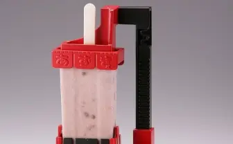 【朗報】あずきバー、ついに削れる　専用かき氷機爆誕で未知の食感へ