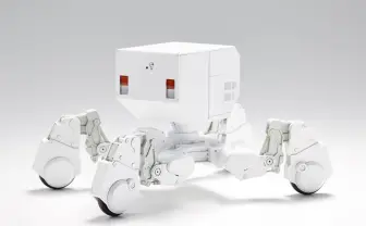 架空の会社「出雲重機」からスケールモデル登場! AI搭載小型重機がクール