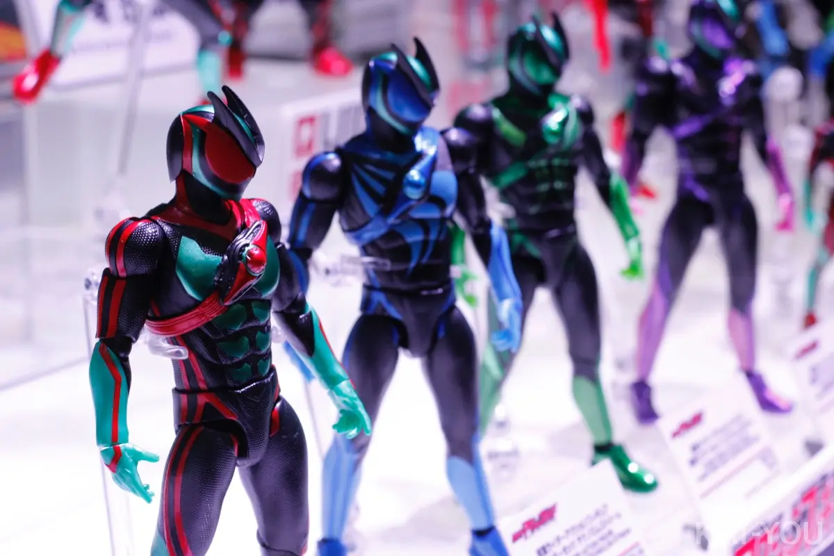 仮面ライダーゼッツのアクションフィギュア