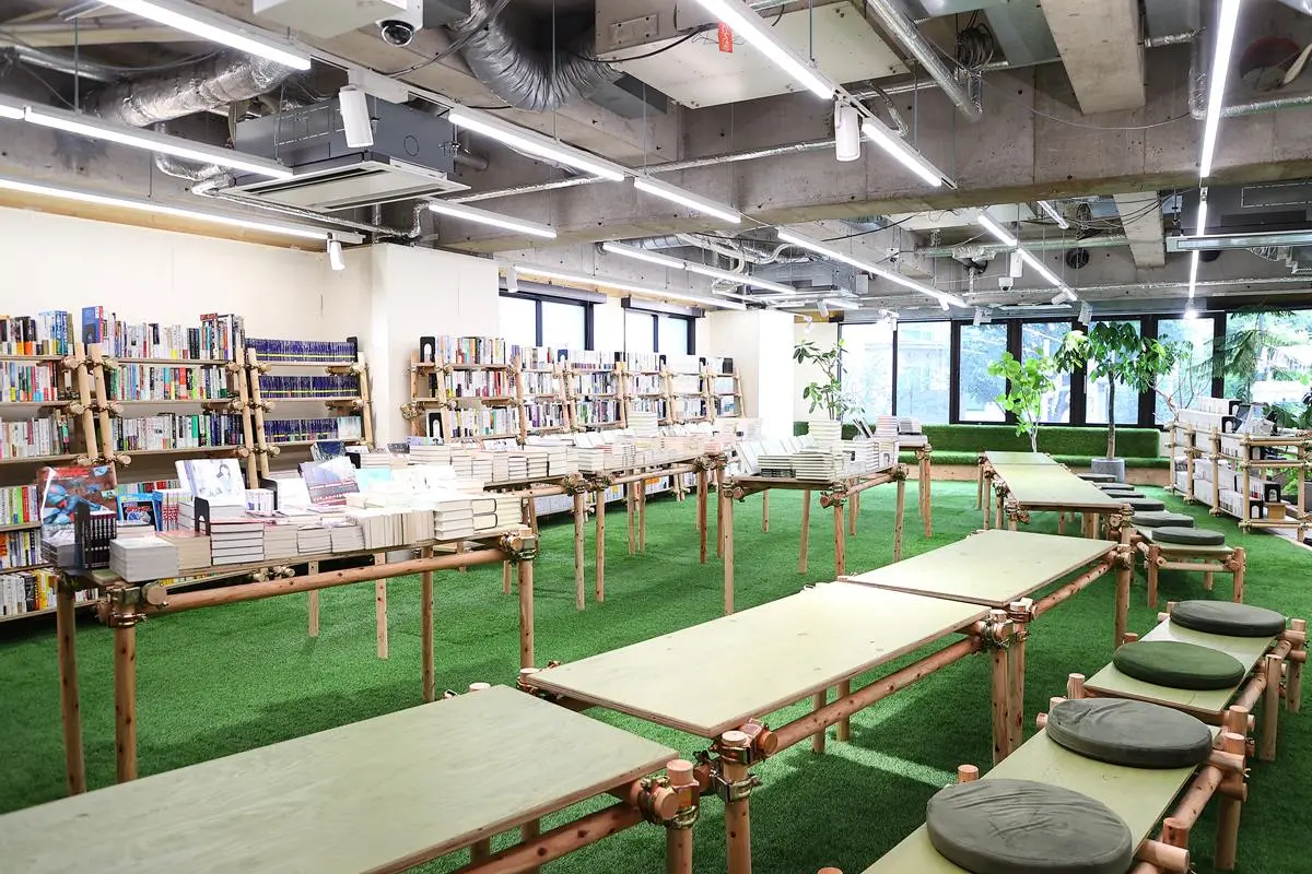 「宇野書店」内観