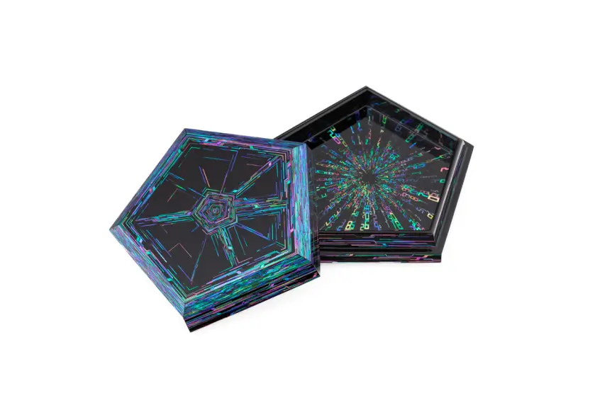 サイバー漆芸作家 池田晃将が個展開催 ミクロの螺鈿技術を使った新作を