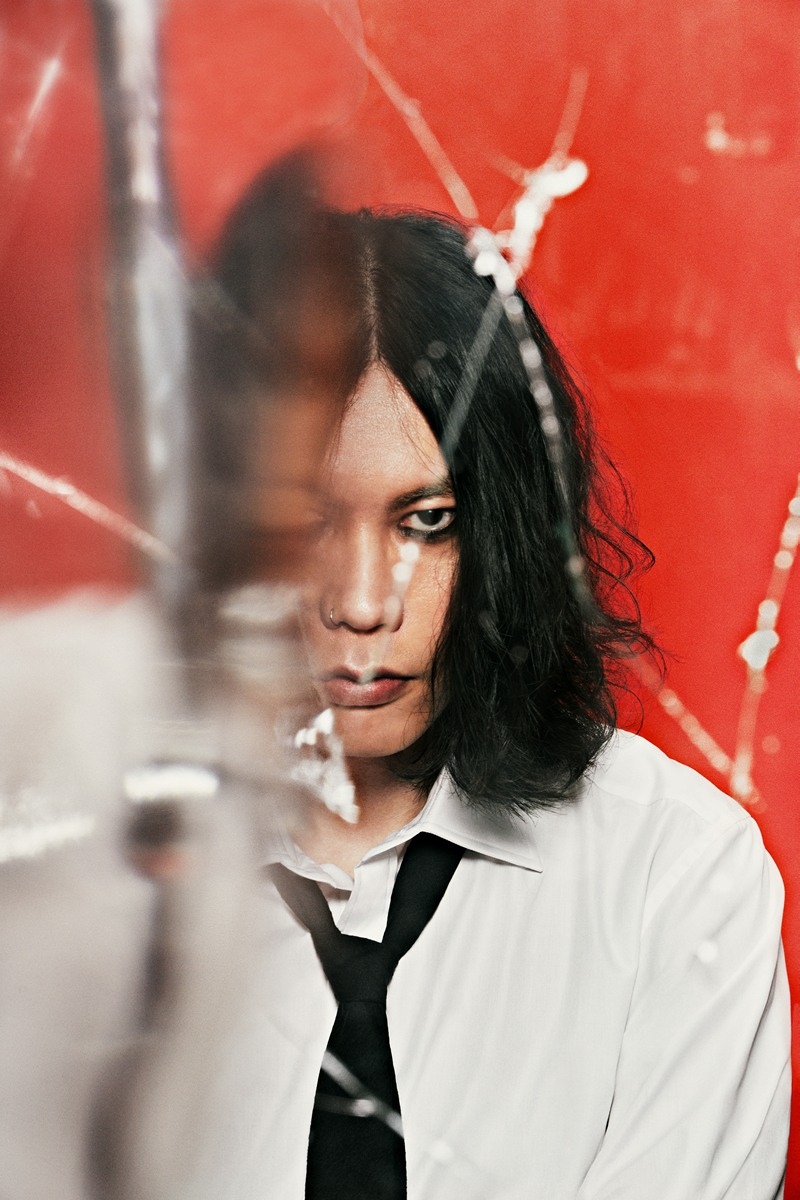 美品 超希少 米津玄師 チェンソーマン レゼ ポスター 額装付 IRIS OUT IRIS OUT」 劇場版『チェンソーマン レゼ篇』主題歌 | 米津玄師