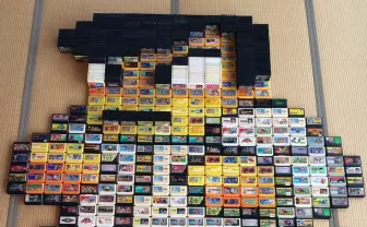 ファミコンソフト約700本で表現 「くにおくん」アートに世界から称賛
