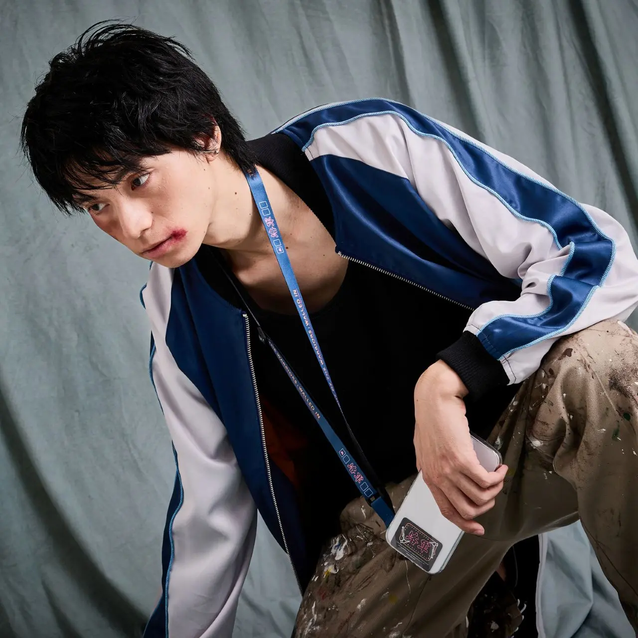 スマホストラップ＆フォンタブ／陳洛軍 モデル