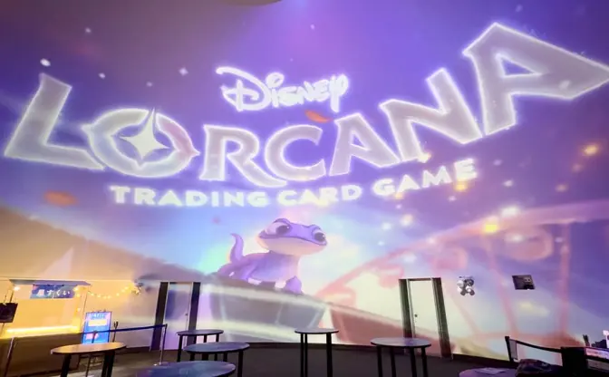 『ディズニーロルカナ』がプラネタリウムとコラボ　期間限定でプロモカードを配布