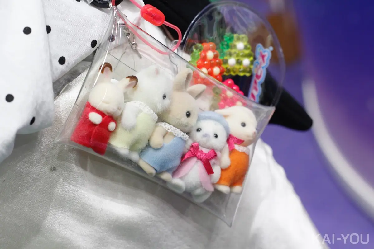 担当者がぶら下げていたカバンにも赤ちゃんたちがいっぱい