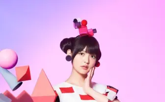 上坂すみれさん、ロシアで登壇 同志よ、樺太まで1時間半だぞ!