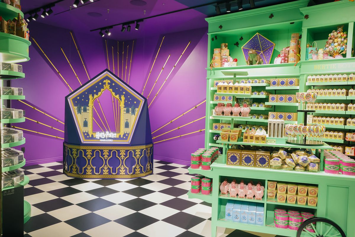 ホグワーツ生たちが大好きなお菓子屋ハニーデュークスをイメージしたエリア