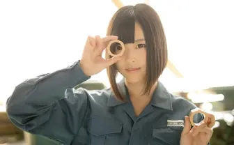 美少女コスプレイヤー×町工場カレンダーが爆POP! 若者の雇用を促進