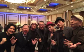 【朗報】冨樫義博先生がこち亀40周年記念で元気な姿をみせる