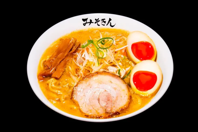 HIKAKIN、2000万食売れたカップ麺「みそきん」のリアル店舗を