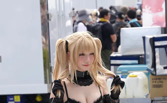 伊織もえ、Aniちゃんコスプレで夏コミに立つ　撮影に挑んだ若手取材班の記録