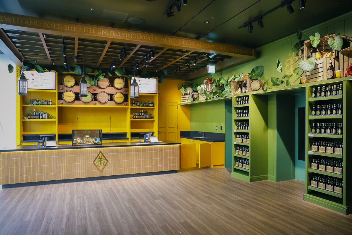 ショップ2階のバタービールバー