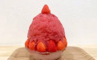 巣鴨のかき氷店「雪菓」 夏には味わえない「いちごまみれ」がヤバい