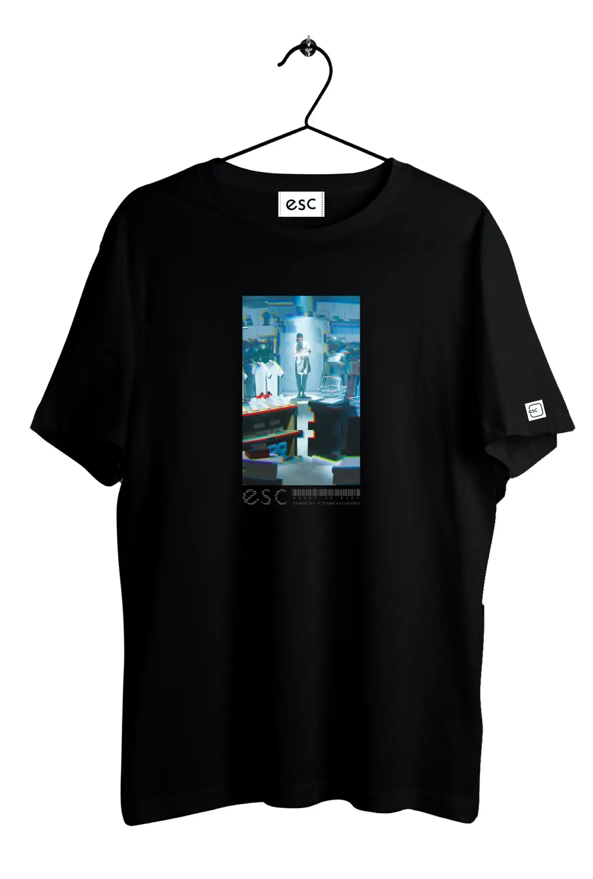 店内で購入可能なオリジナルブランド「esc」のTシャツ