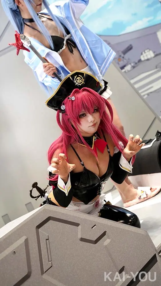 「コミックマーケット105（C105）」のコスプレイヤー_24