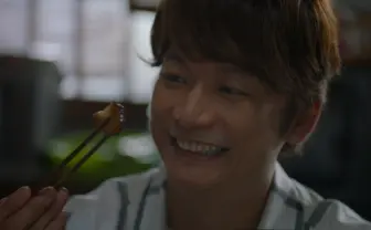 香取慎吾、ファミマCMでハンバーグ15個完食「お母さんの味は最高」