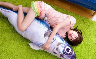 鯖に入れるモノある? 180cmの巨大クッションケースが便利