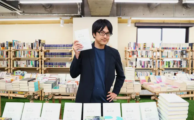 批評家 宇野常寛、書店をオープン　約6000冊を厳選して偶然の出会いを目指す