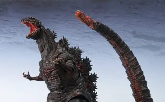 『シン・ゴジラ』全長40cmの巨大フィギュア　エヴァ初号機カラーも！