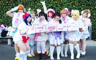 【C89】「デブライブ!」インタビュー 「刺されてもいいようにジャンプをお腹に仕込むか悩んだ」
