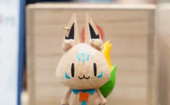 コミケで“白上フブキの木彫りの置物”を発見 工芸作家こだわりの一点モノ