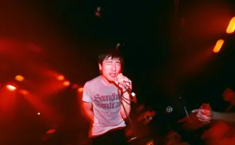 モッシュピットの熱狂はSEX AV監督が音楽ドキュメントを撮る意味とは?