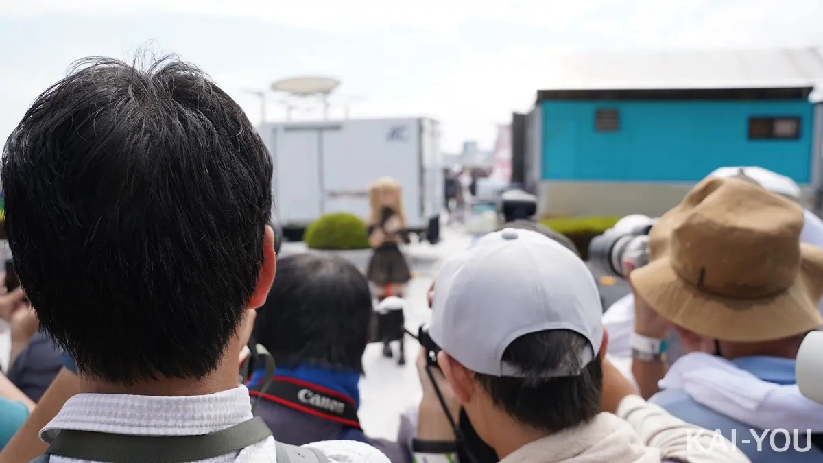 あ、あの奥に見えるのはもしかして……？