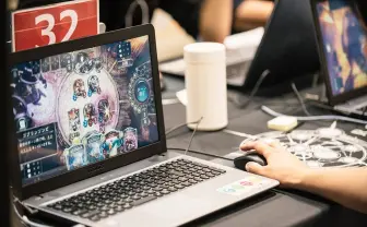 今すぐその場で始められる! 初心者にもオススメのデジタルカードゲーム10選