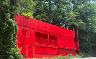 “悪夢体験“を謳う施設「REDBOX」が奇怪　私の住居と主張する「池野実」も現る